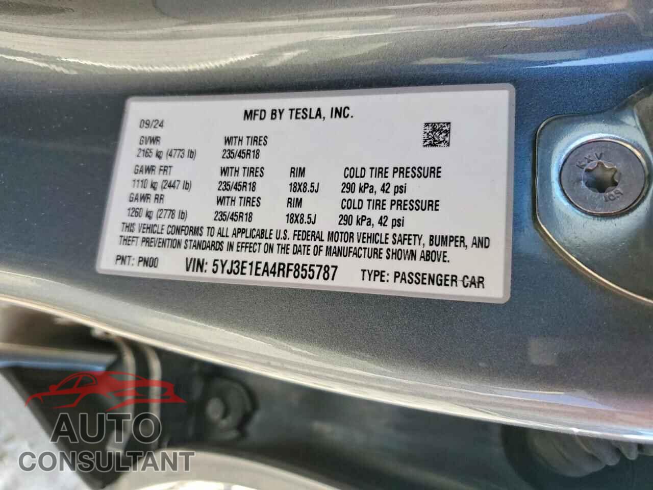 TESLA MODEL 3 2024 - 5YJ3E1EA4RF855787