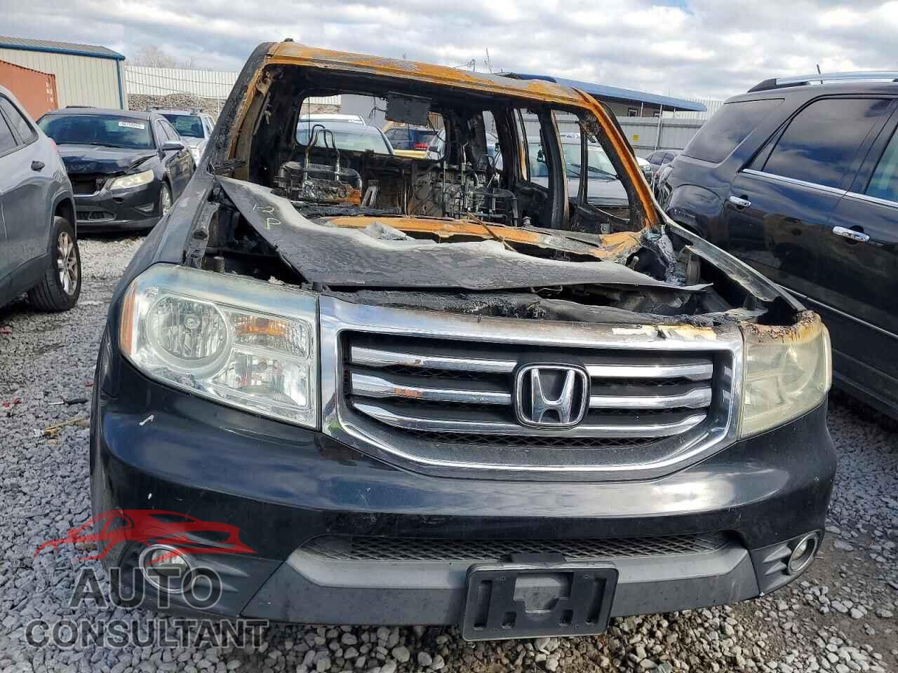 HONDA PILOT 2013 - 5FNYF3H96DB020282