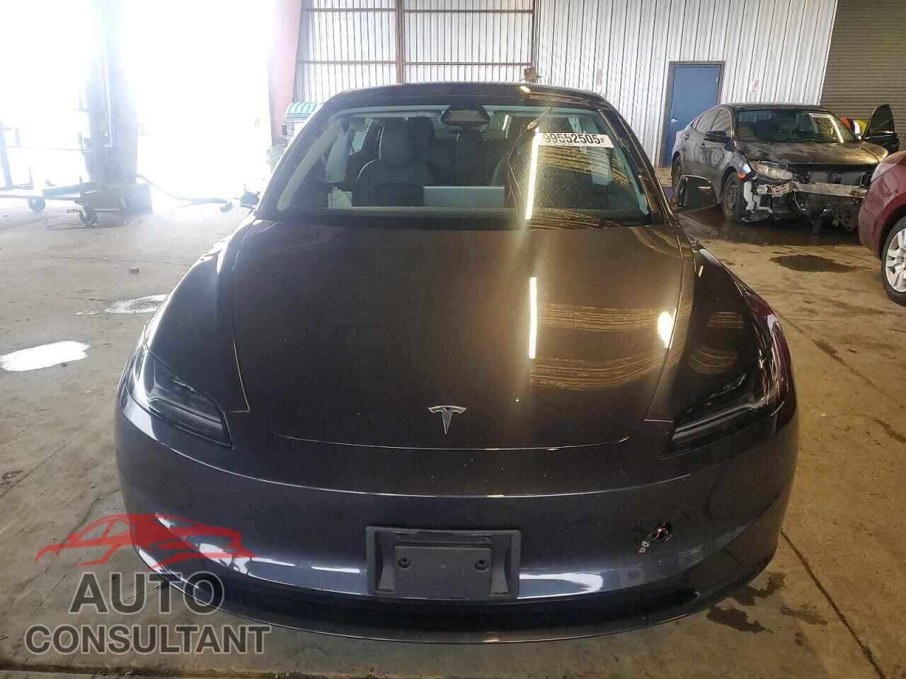 TESLA MODEL 3 2025 - 5YJ3E1EA8SF027618
