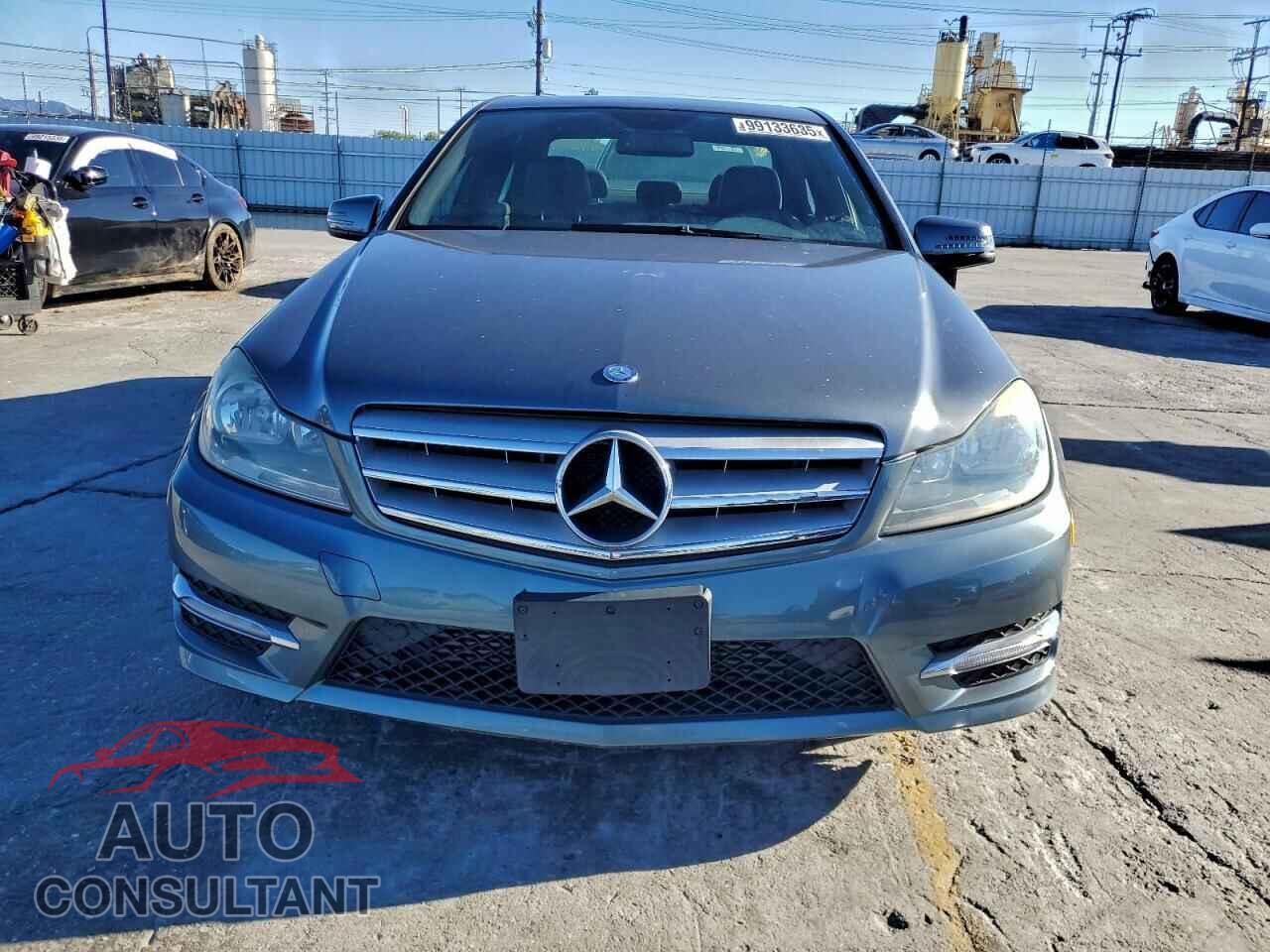 MERCEDES-BENZ C-CLASS 2012 - WDDGF4HB5CA668018