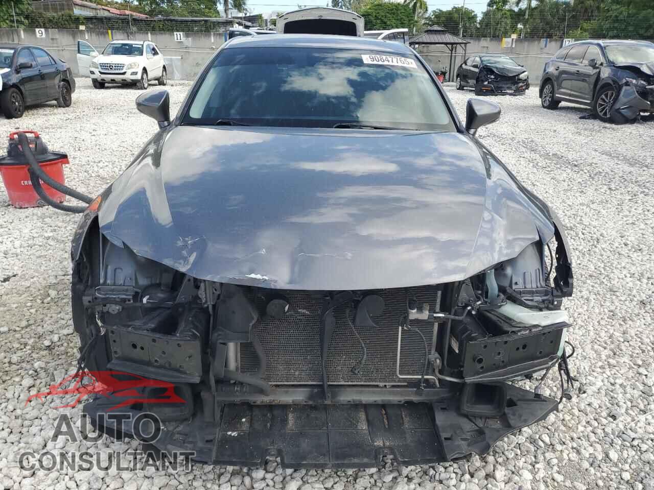 LEXUS IS 2017 - JTHBA1D23H5049729