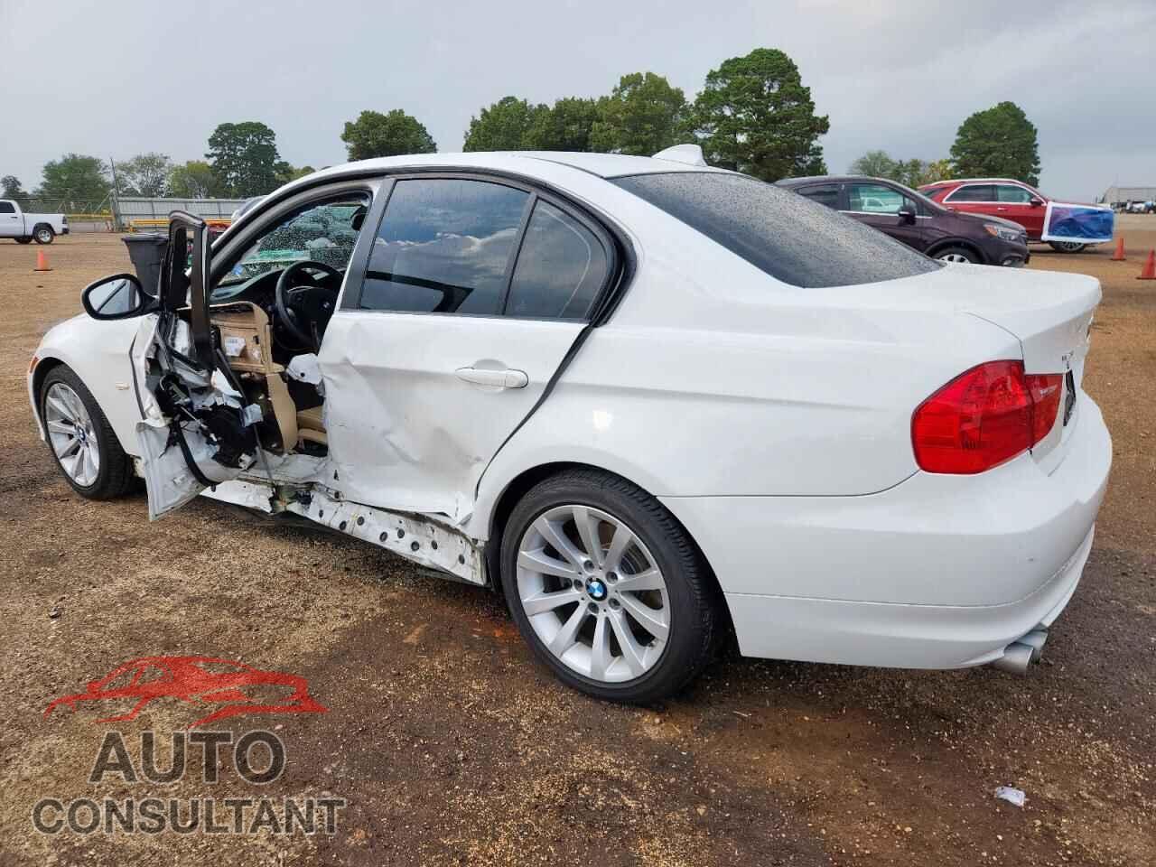 BMW 3 SERIES 2011 - WBAPH7C52BE683121