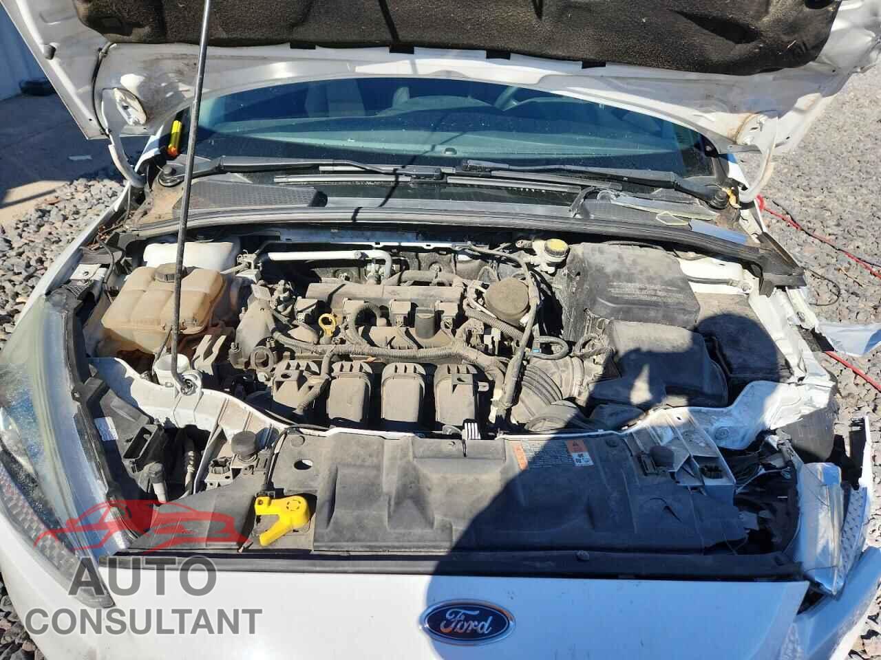 FORD FOCUS 2015 - 1FADP3E26FL321689
