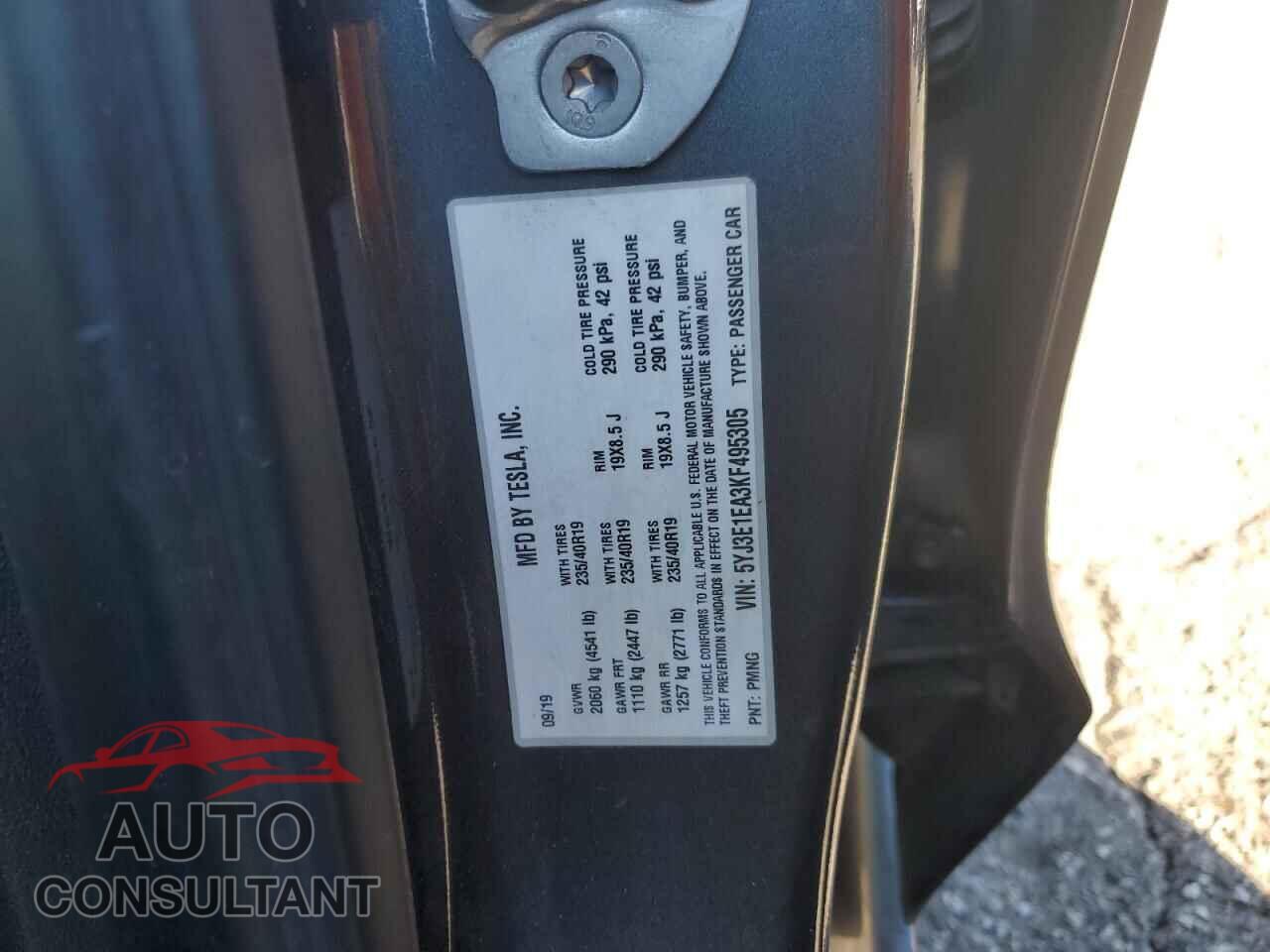 TESLA MODEL 3 2019 - 5YJ3E1EA3KF495305