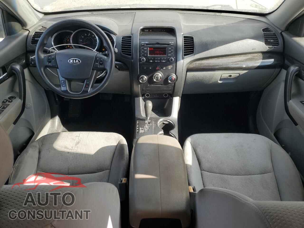 KIA SORENTO 2011 - 5XYKTCA11BG024751