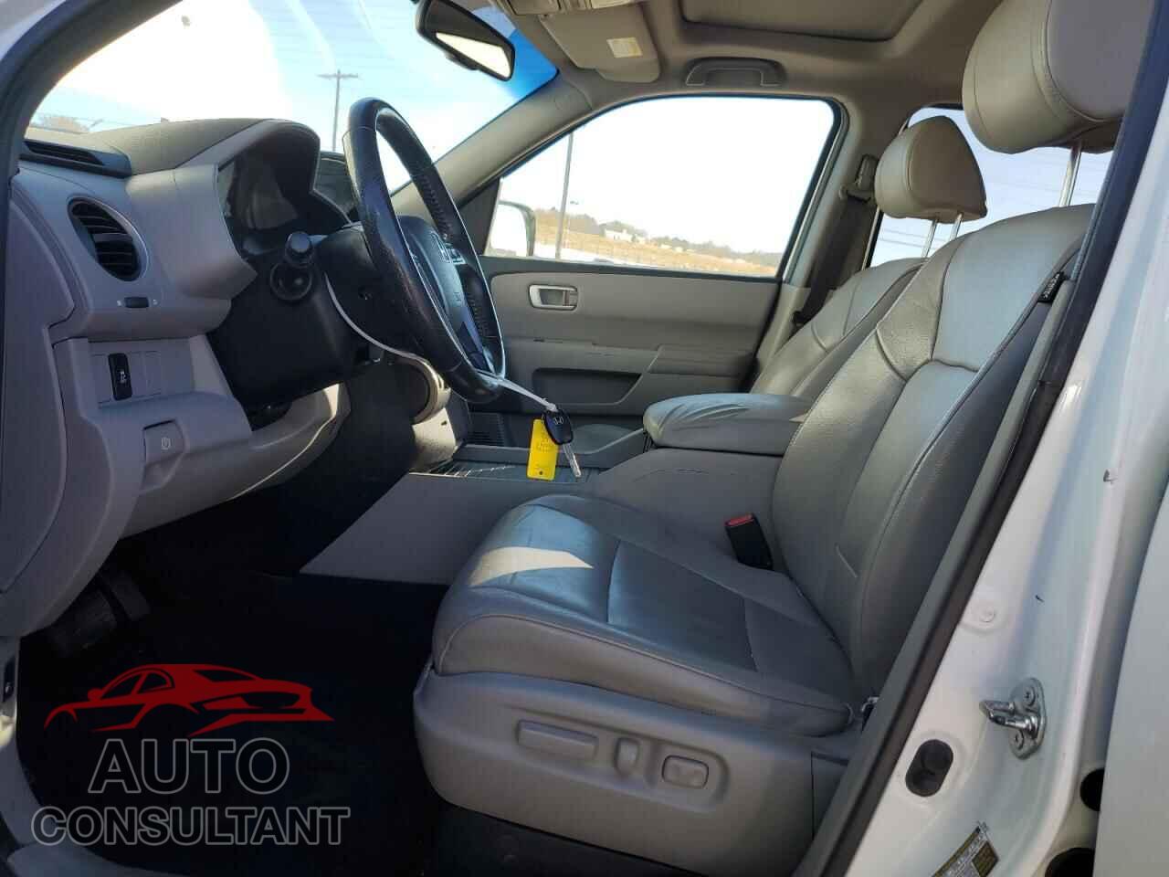 HONDA PILOT 2013 - 5FNYF4H50DB057251
