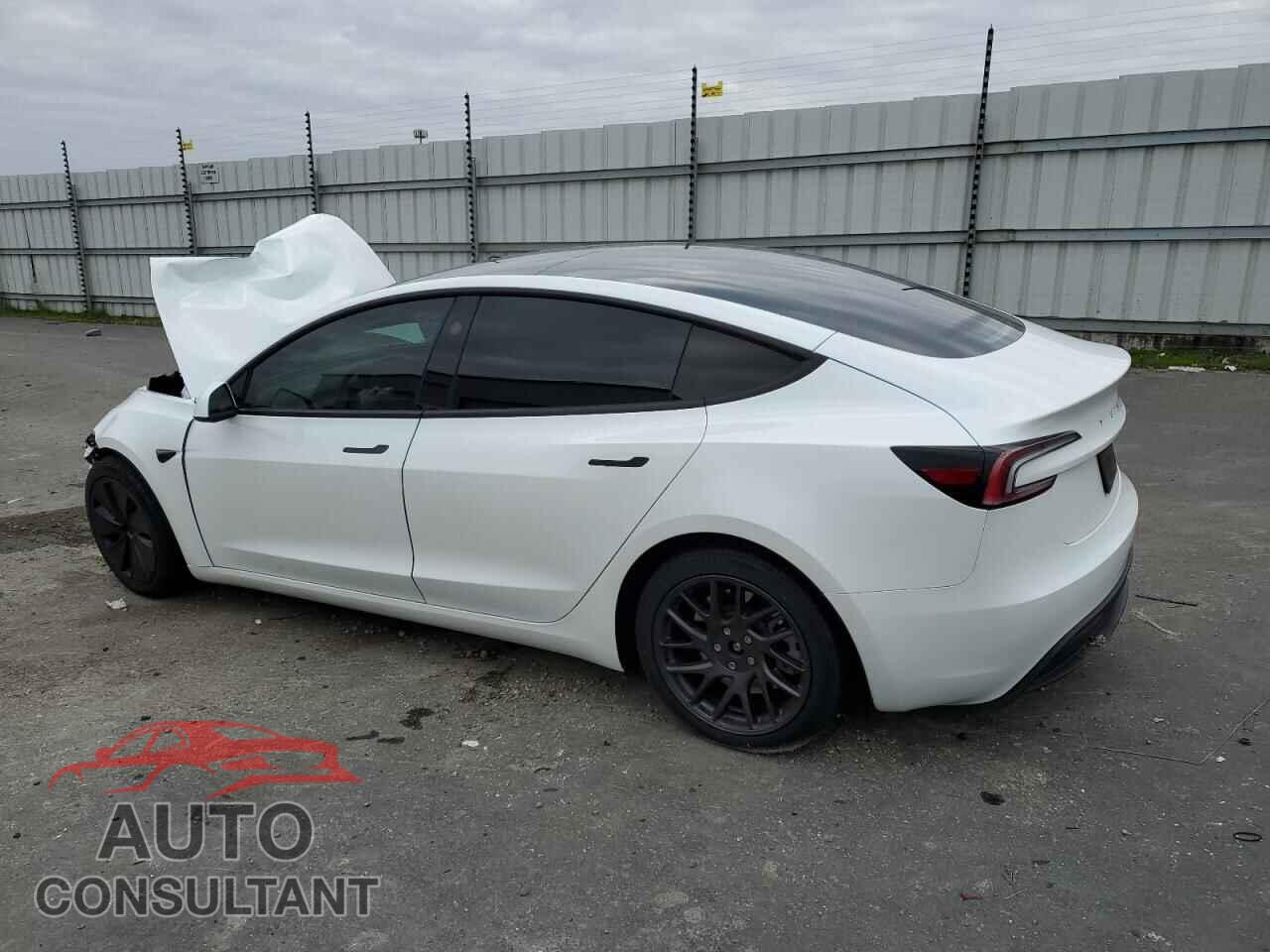 TESLA MODEL 3 2025 - 5YJ3E1EA2SF023046