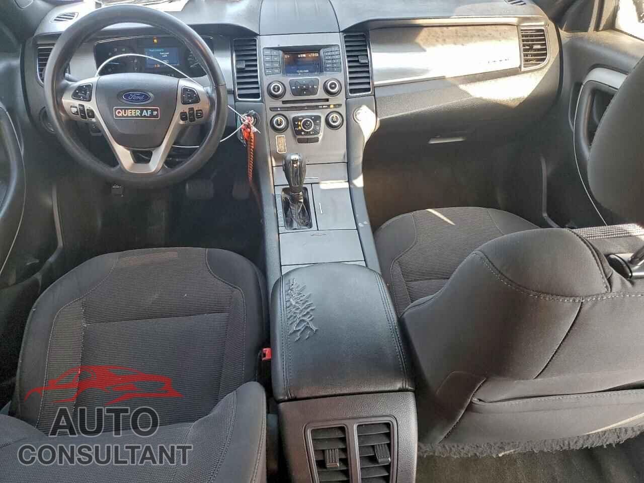 FORD TAURUS 2015 - 1FAHP2E84FG124156