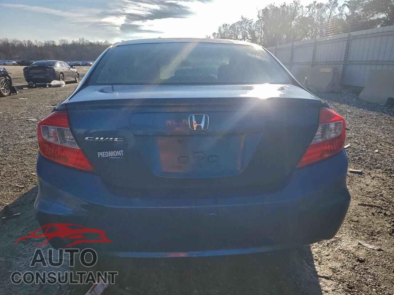 HONDA CIVIC 2012 - 2HGFB2F88CH532319