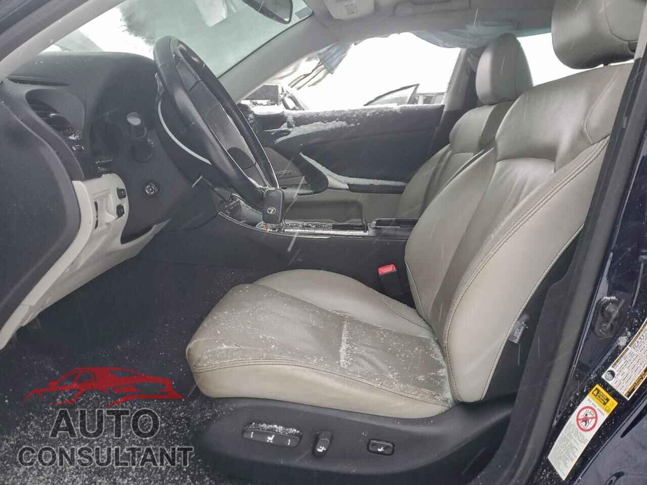 LEXUS IS 2009 - JTHCK262495028040