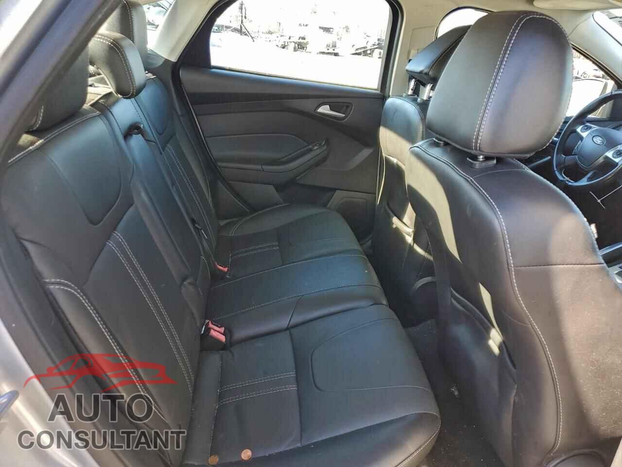 FORD FOCUS 2014 - 1FADP3F20EL127110