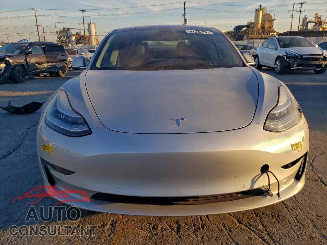 TESLA MODEL 3 2018 - 5YJ3E1EB4JF087547
