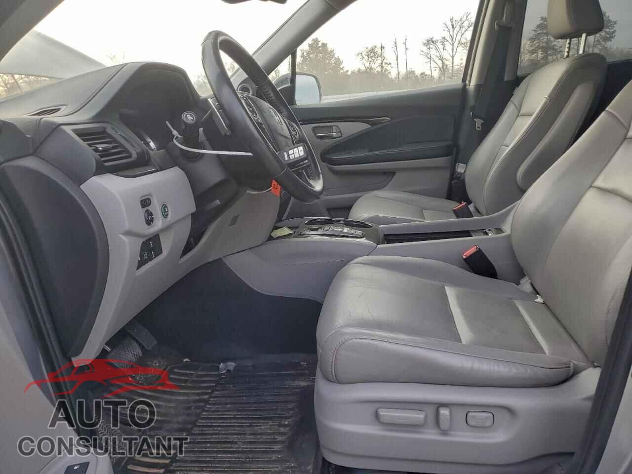 HONDA PILOT 2016 - 5FNYF6H95GB058964