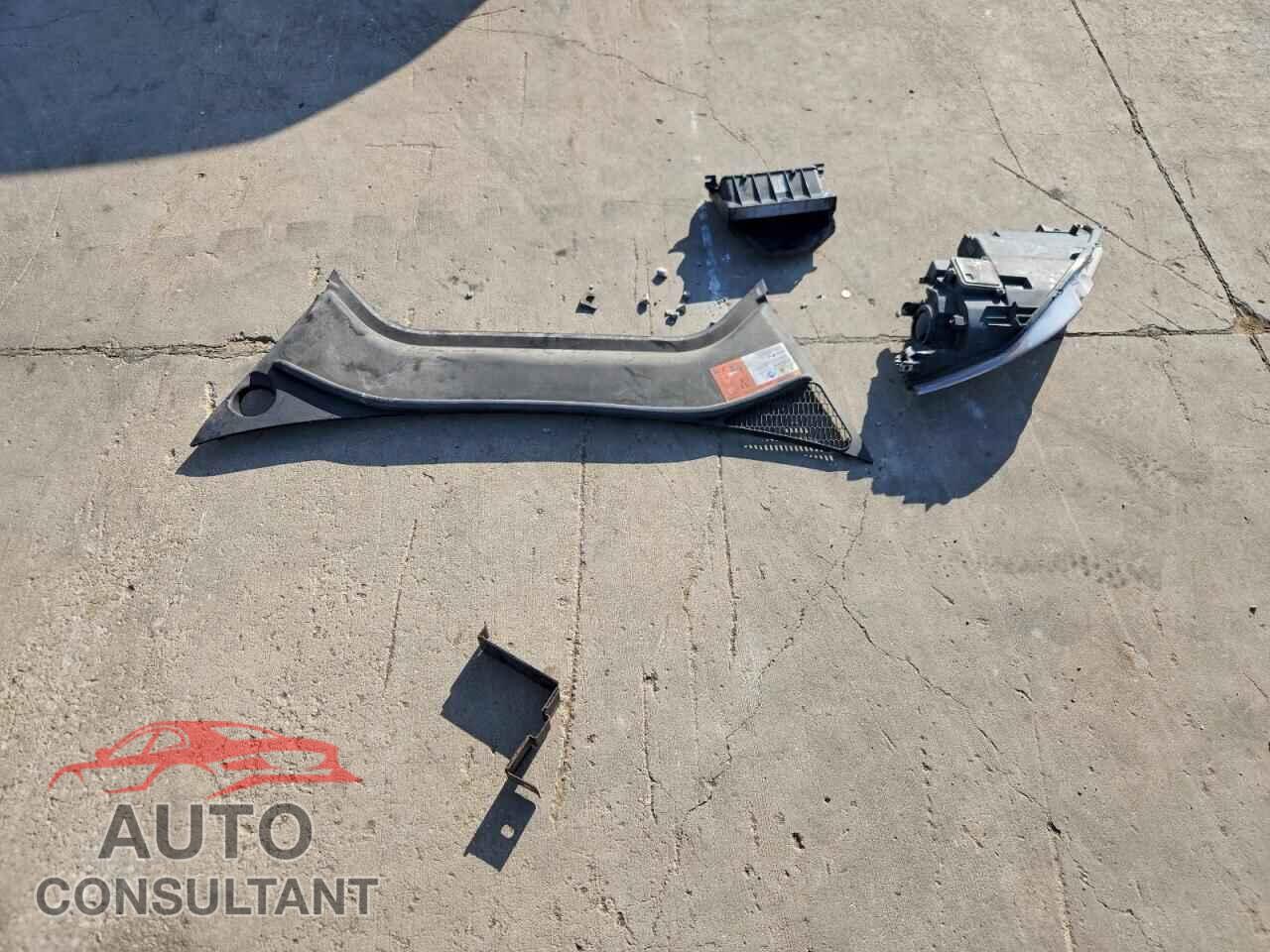 TESLA MODEL S 2015 - 5YJSA1E25FF106797