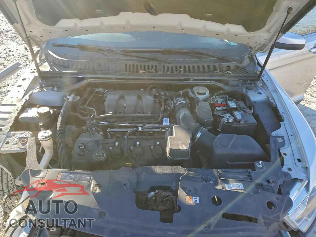 FORD TAURUS 2017 - 1FAHP2E80HG135366