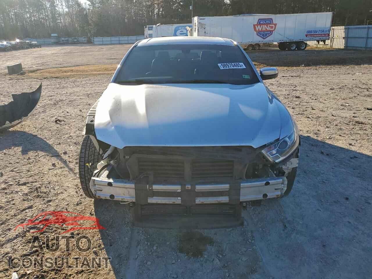 FORD TAURUS 2017 - 1FAHP2E80HG135366