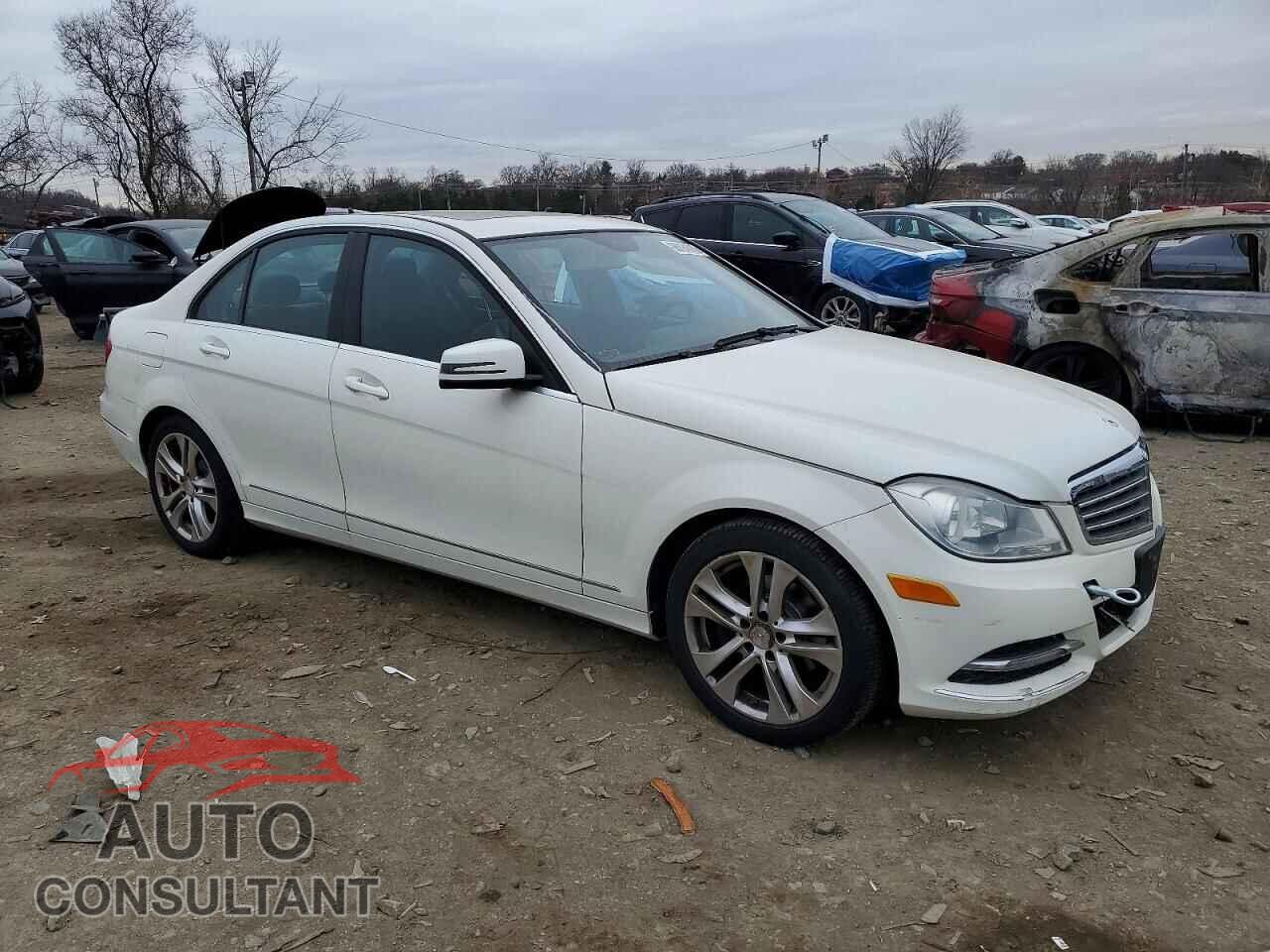 MERCEDES-BENZ C-CLASS 2012 - WDDGF8BB2CA633114