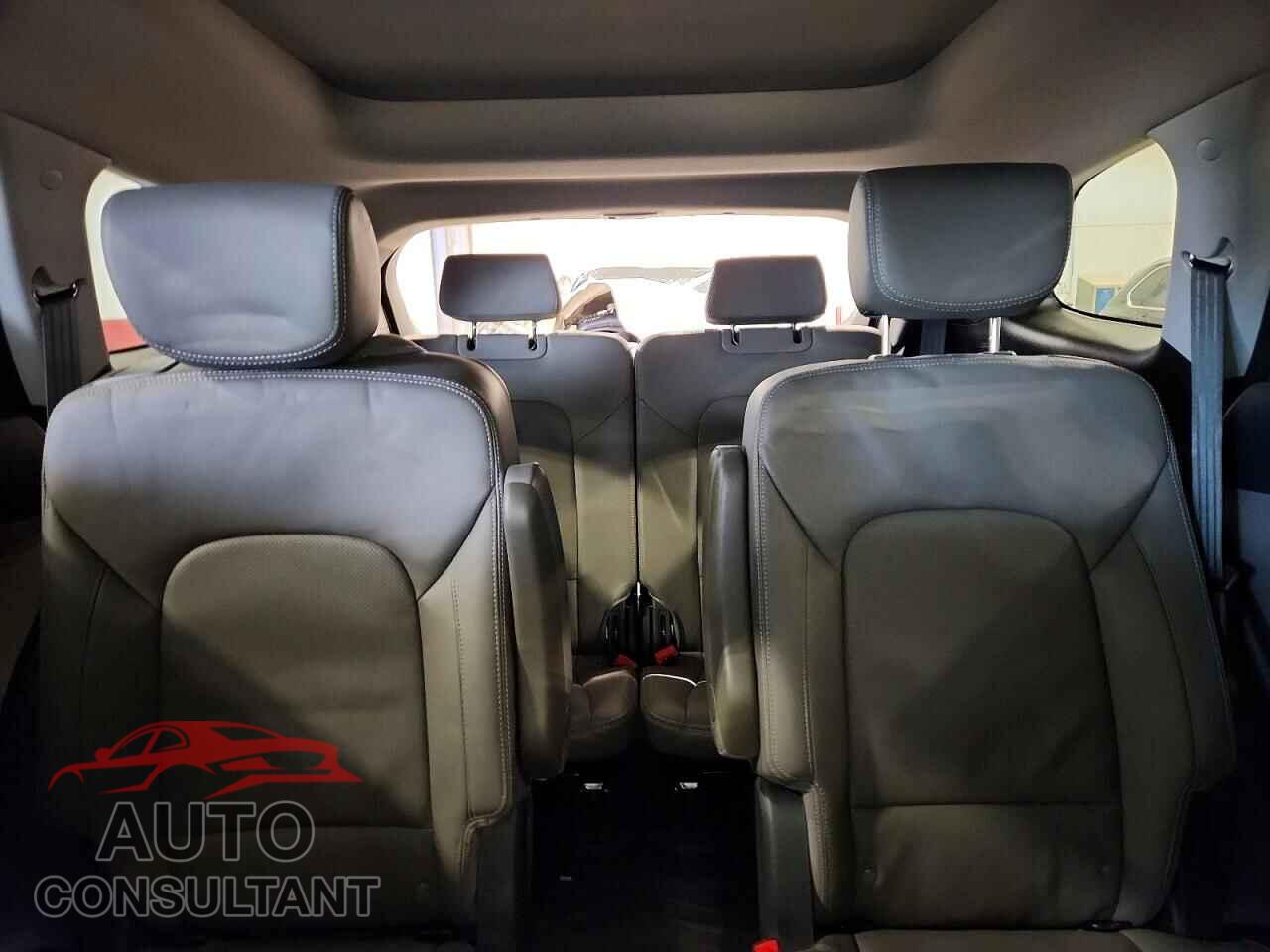 HYUNDAI SANTA FE 2017 - KM8SRDHF2HU207732