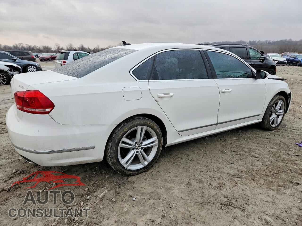 VOLKSWAGEN PASSAT 2012 - 1VWCM7A33CC097018