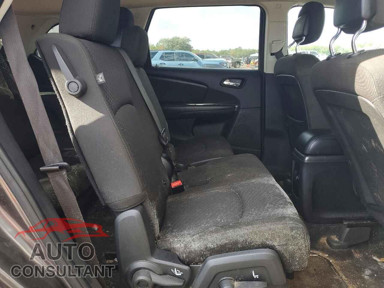 DODGE JOURNEY 2017 - 3C4PDCBB8HT695555