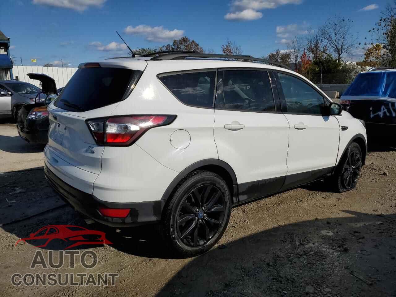 FORD ESCAPE 2017 - 1FMCU9GD0HUC41331