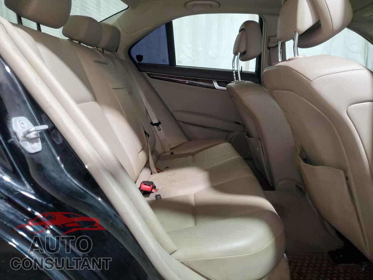 MERCEDES-BENZ C-CLASS 2012 - WDDGF8BB5CA624939