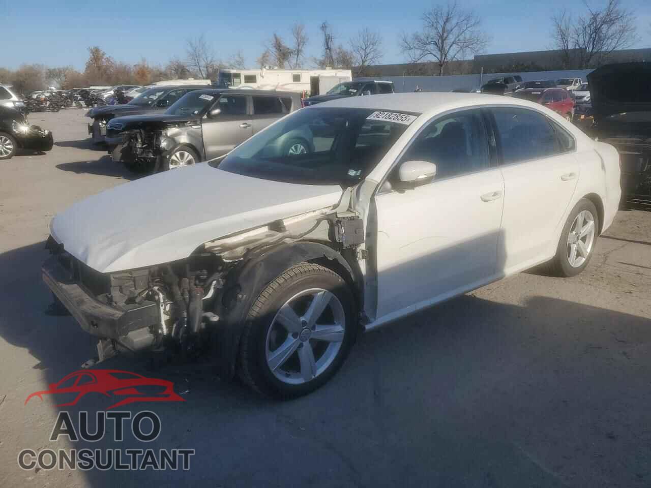 VOLKSWAGEN PASSAT 2015 - 1VWAT7A33FC112633