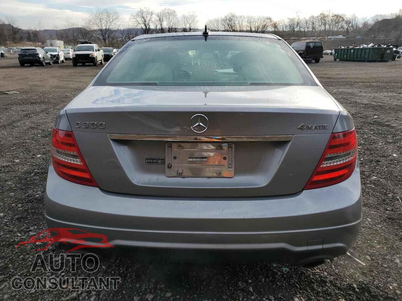 MERCEDES-BENZ C-CLASS 2012 - WDDGF8BB6CA684857