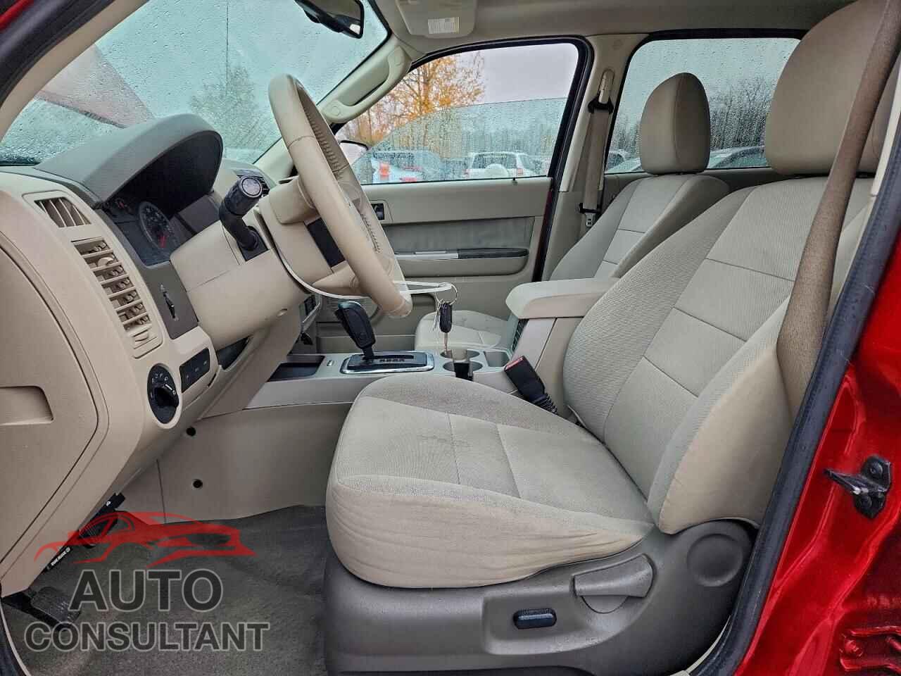 FORD ESCAPE 2010 - 1FMCU9DG2AKB81360