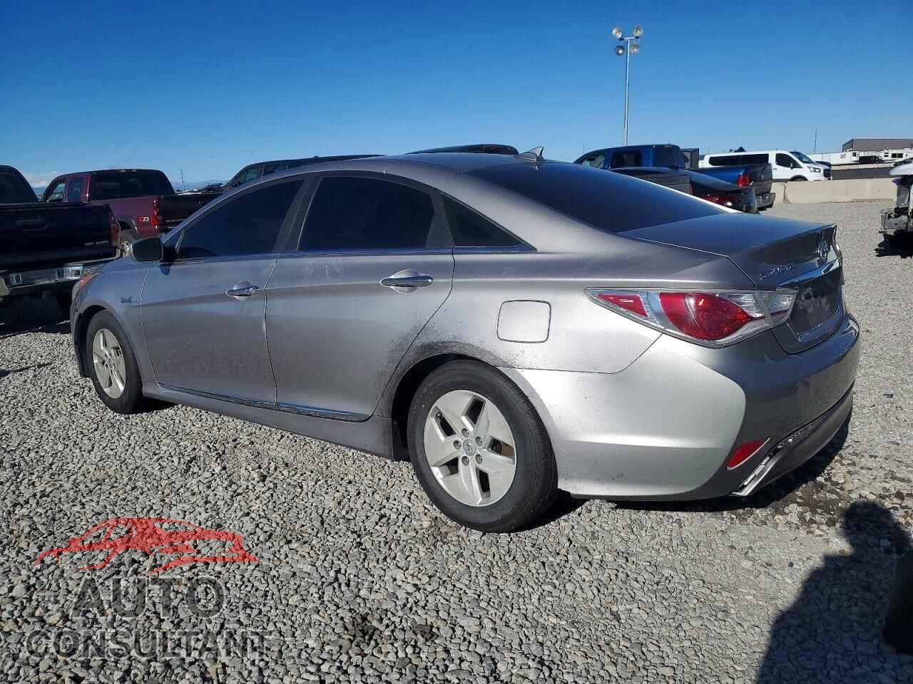 HYUNDAI SONATA 2012 - KMHEC4A46CA035335