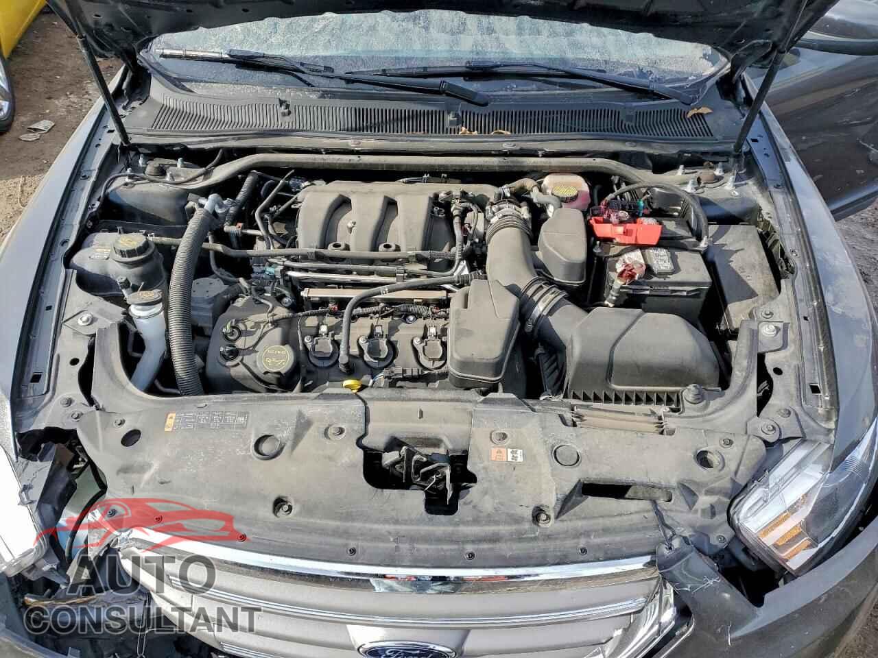 FORD TAURUS 2018 - 1FAHP2E85JG114096