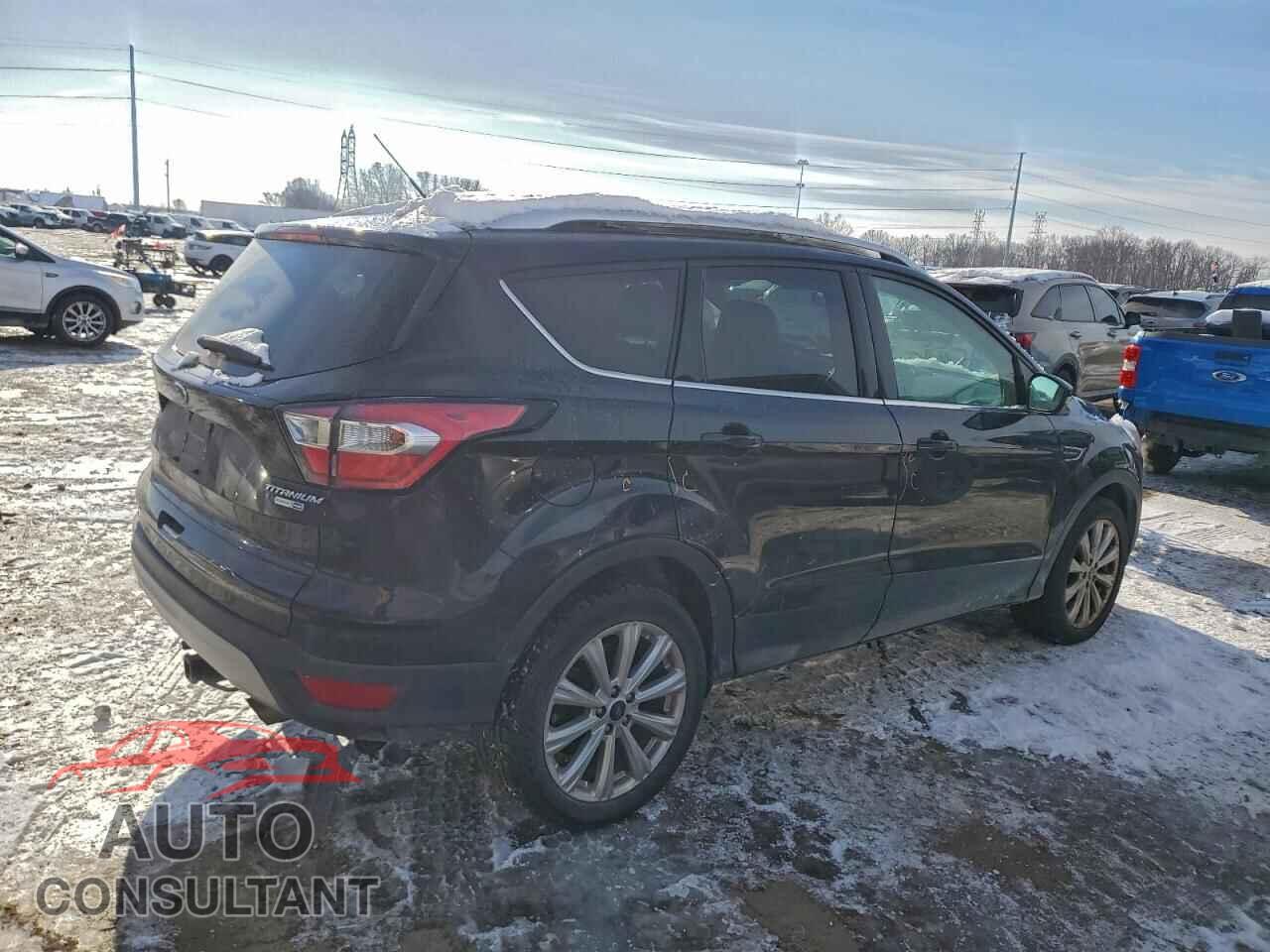 FORD ESCAPE 2017 - 1FMCU9J92HUC99171