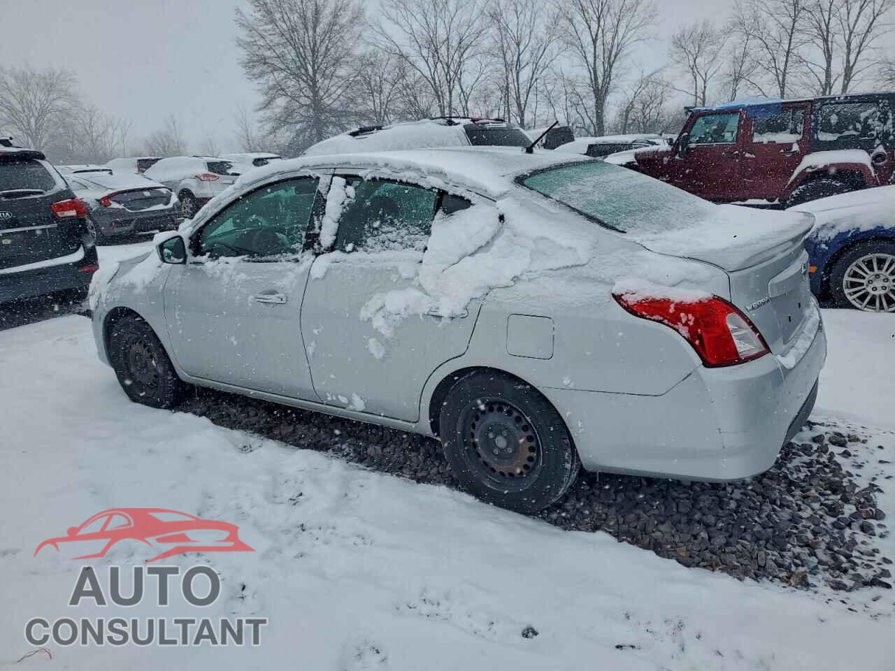 NISSAN VERSA 2017 - 3N1CN7AP3HL801557