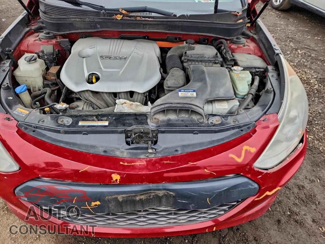 HYUNDAI SONATA 2013 - KMHEC4A41DA070012