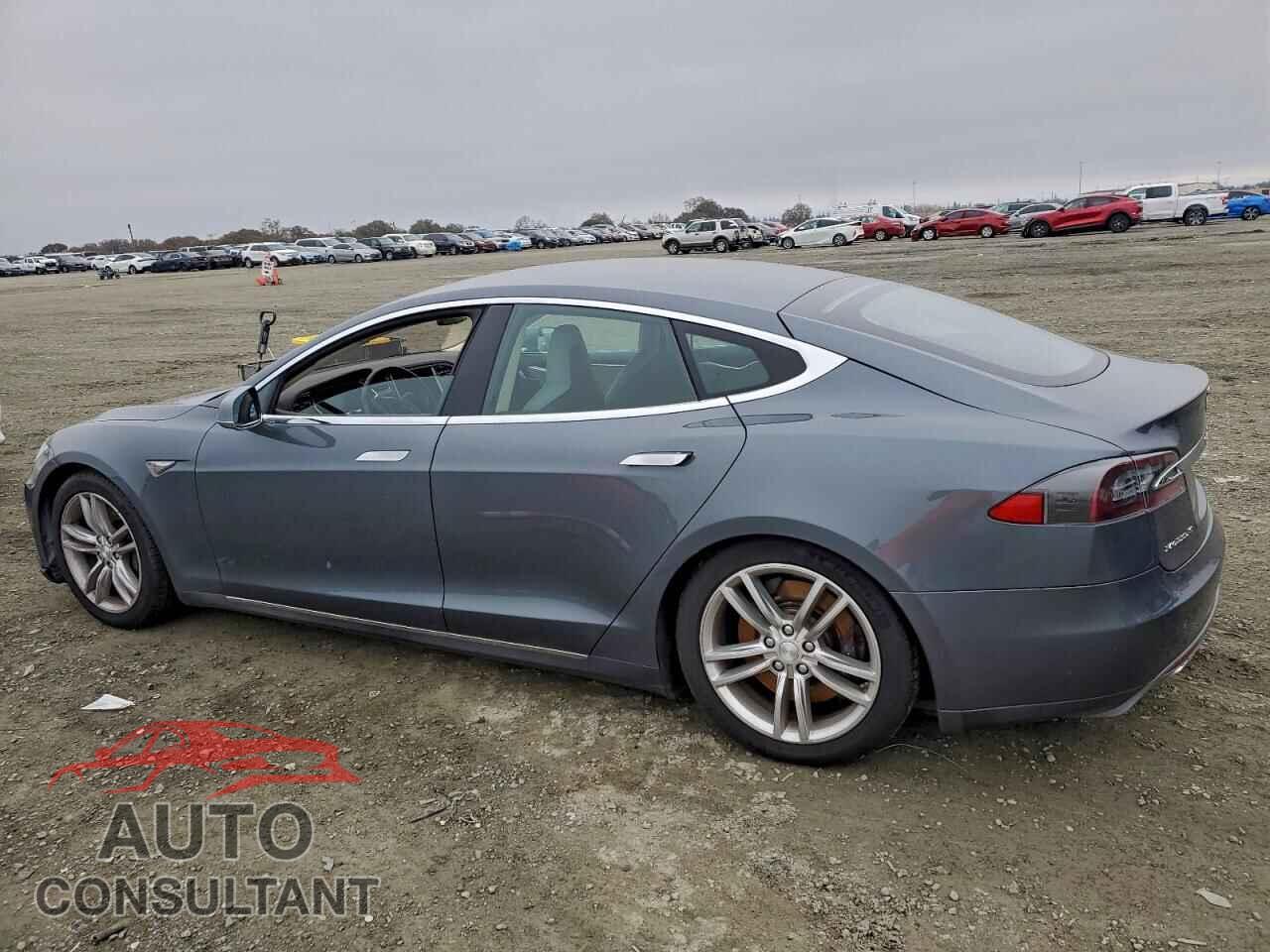 TESLA MODEL S 2013 - 5YJSA1CG5DFP03623