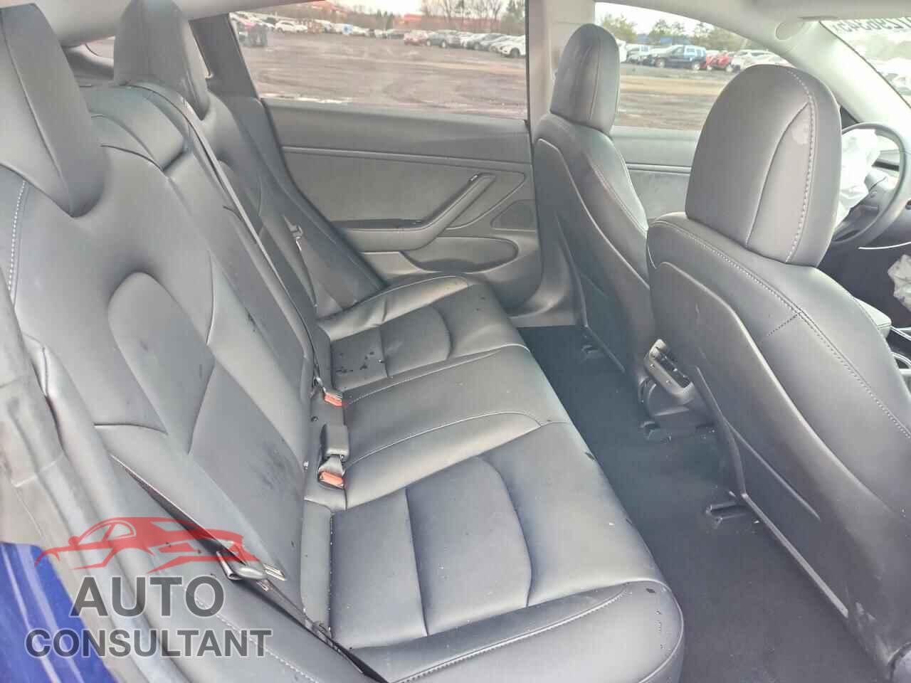 TESLA MODEL 3 2018 - 5YJ3E1EB5JF093745