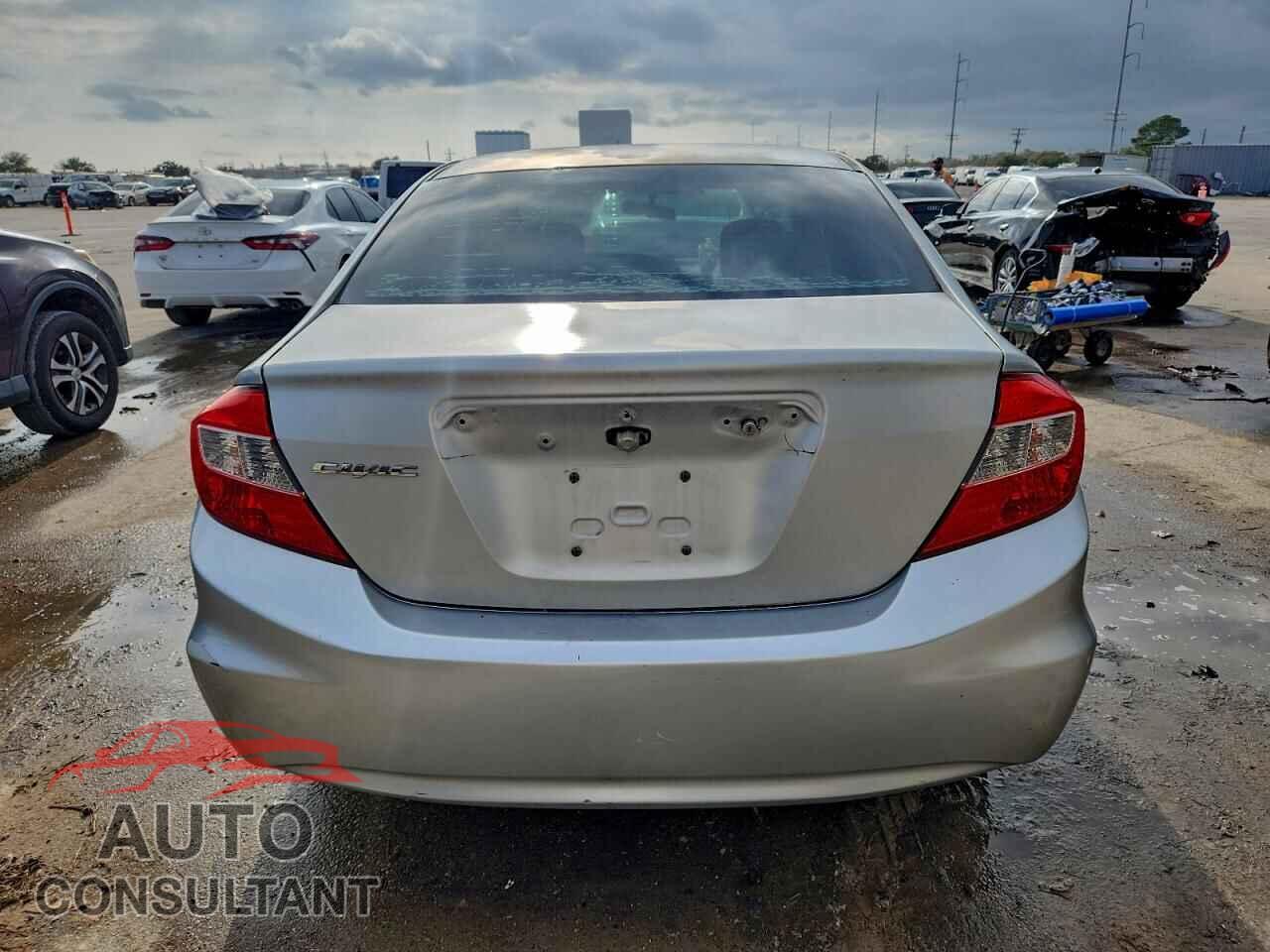 HONDA CIVIC 2012 - 2HGFB2F27CH515698