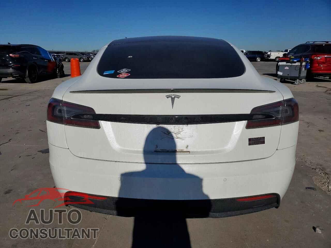 TESLA MODEL S 2022 - 5YJSA1E53NF458852