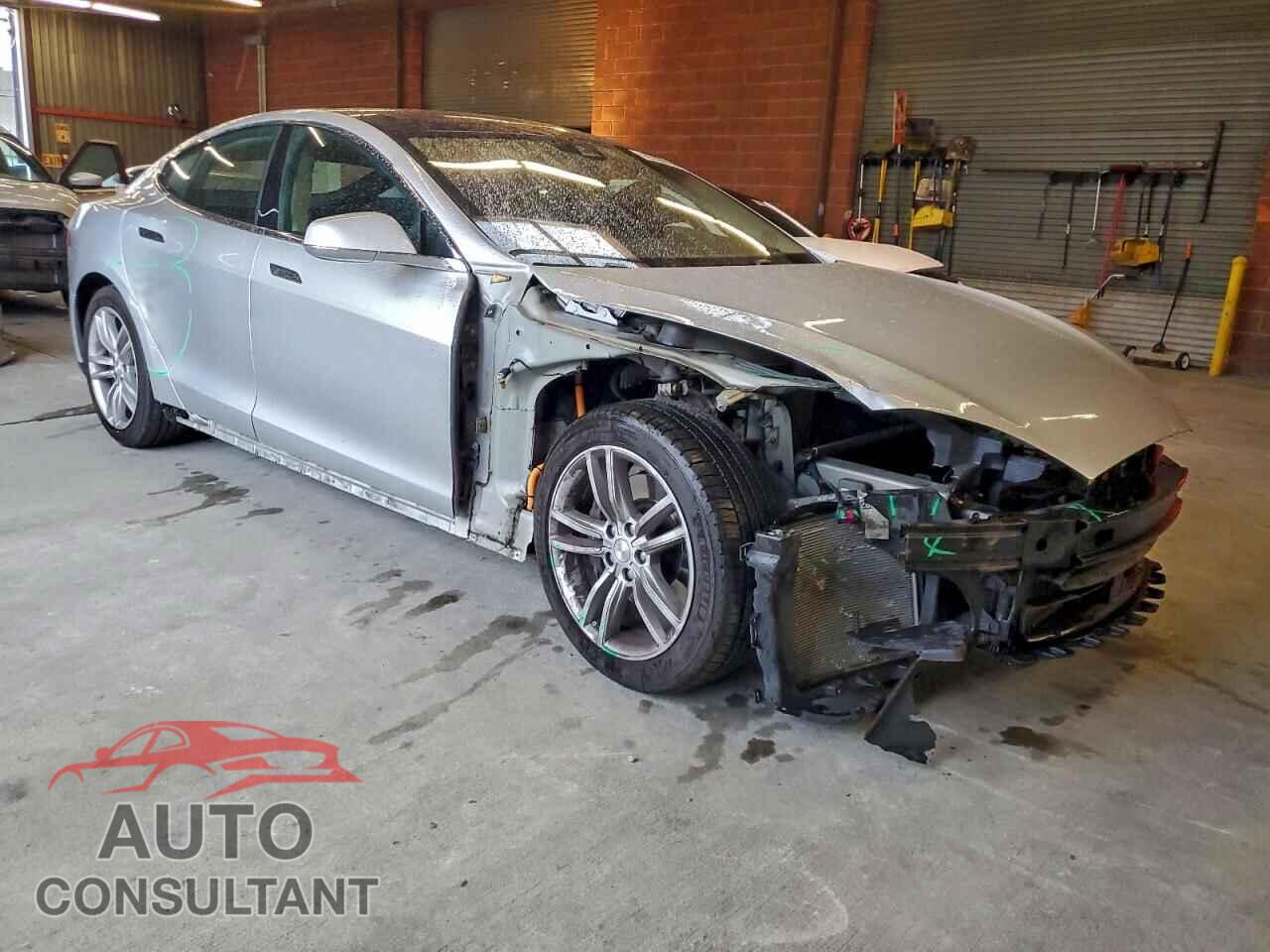 TESLA MODEL S 2015 - 5YJSA1H2XFFP69858