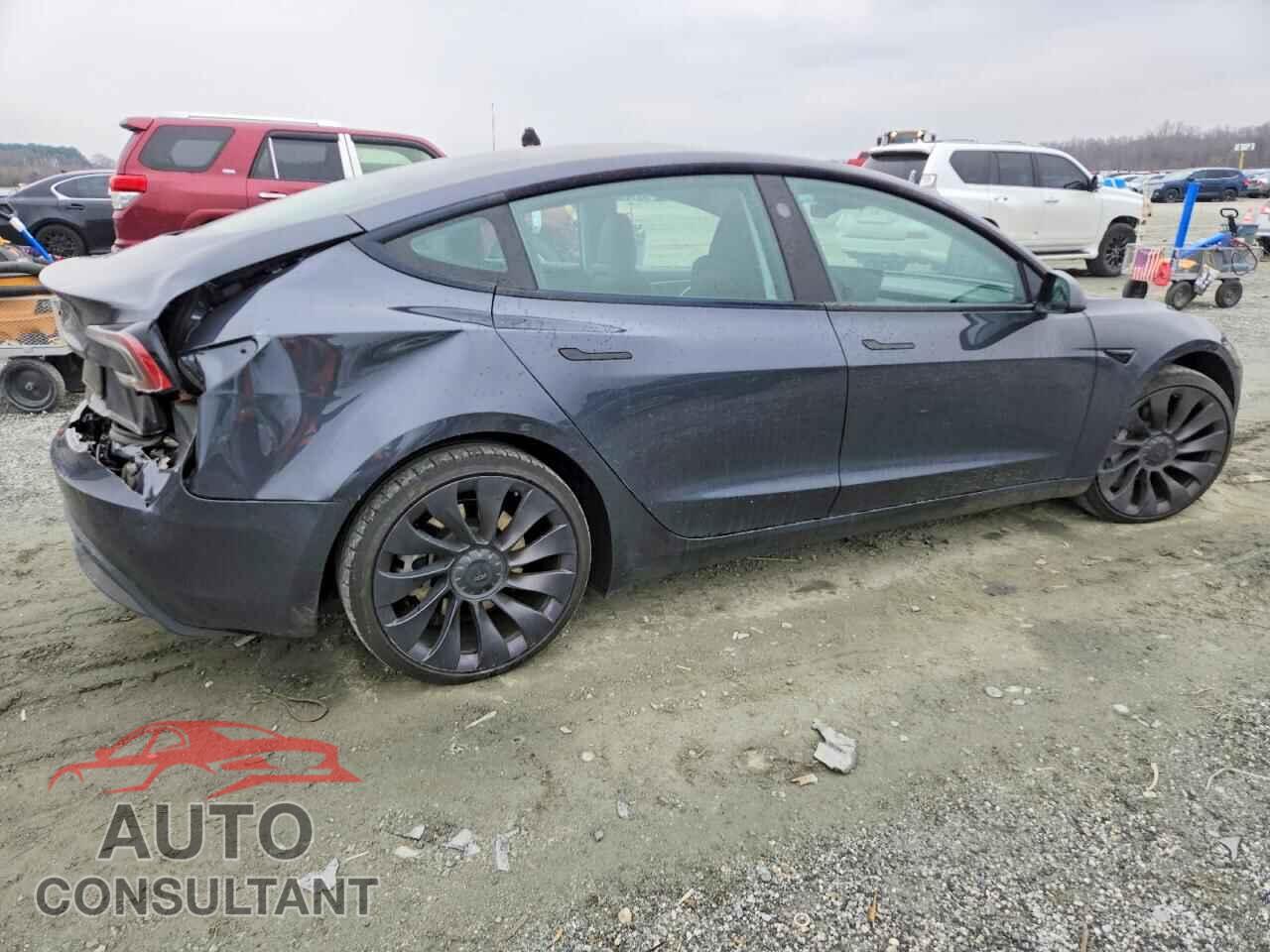 TESLA MODEL 3 2024 - 5YJ3E1EA8RF726824