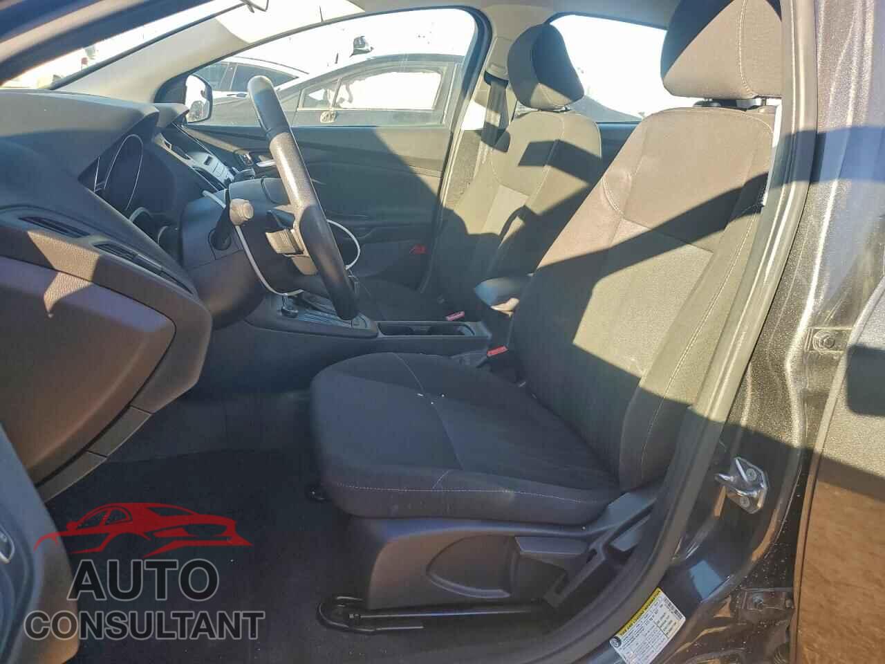FORD FOCUS 2015 - 1FADP3F29FL221679