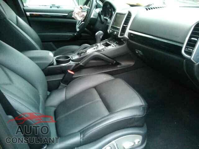 PORSCHE CAYENNE 2016 - WP1AA2A2XGLA01855