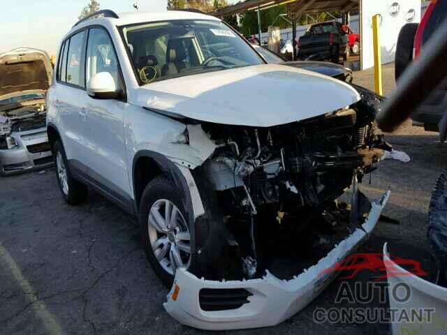 VOLKSWAGEN TIGUAN 2016 - WVGAV7AX2GW527762