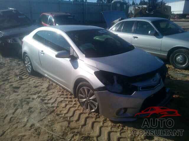 KIA FORTE 2015 - KNAFX6A84F5404389