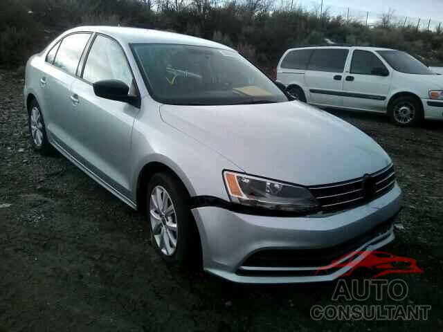 VOLKSWAGEN JETTA 2015 - 3VWD17AJ4FM358087