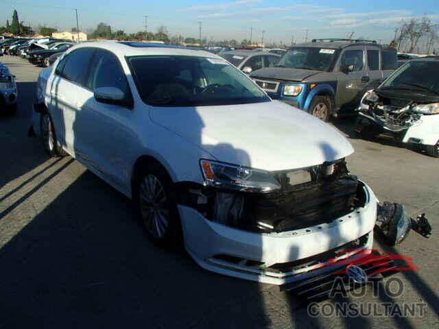 VOLKSWAGEN JETTA 2015 - 3VWD17AJ6FM221314