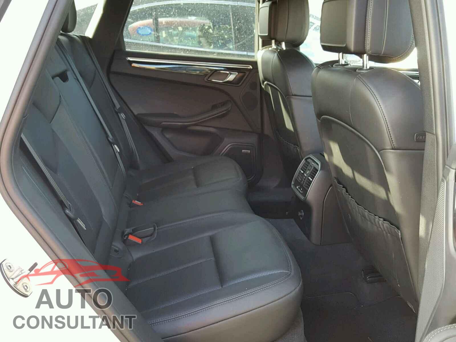 PORSCHE MACAN 2017 - WP1AB2A57HLB11447