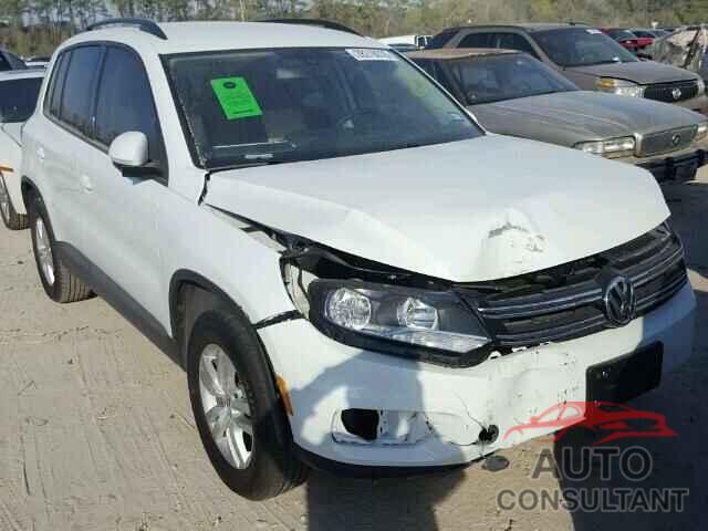 VOLKSWAGEN TIGUAN 2017 - WVGAV7AX7HK037147