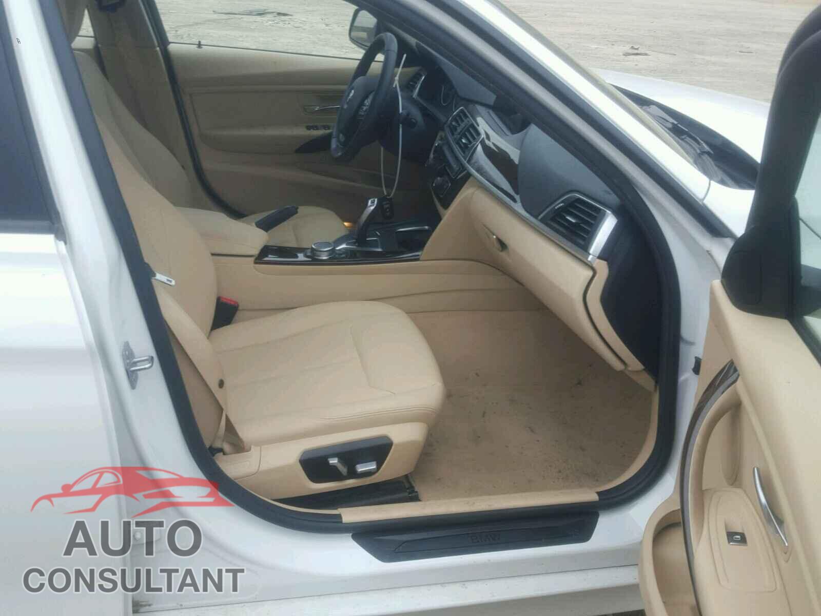 BMW 3 SERIES 2016 - WBA8E1G52GNU10207
