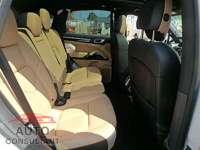 PORSCHE CAYENNE 2016 - WP1AA2A22GLA01154